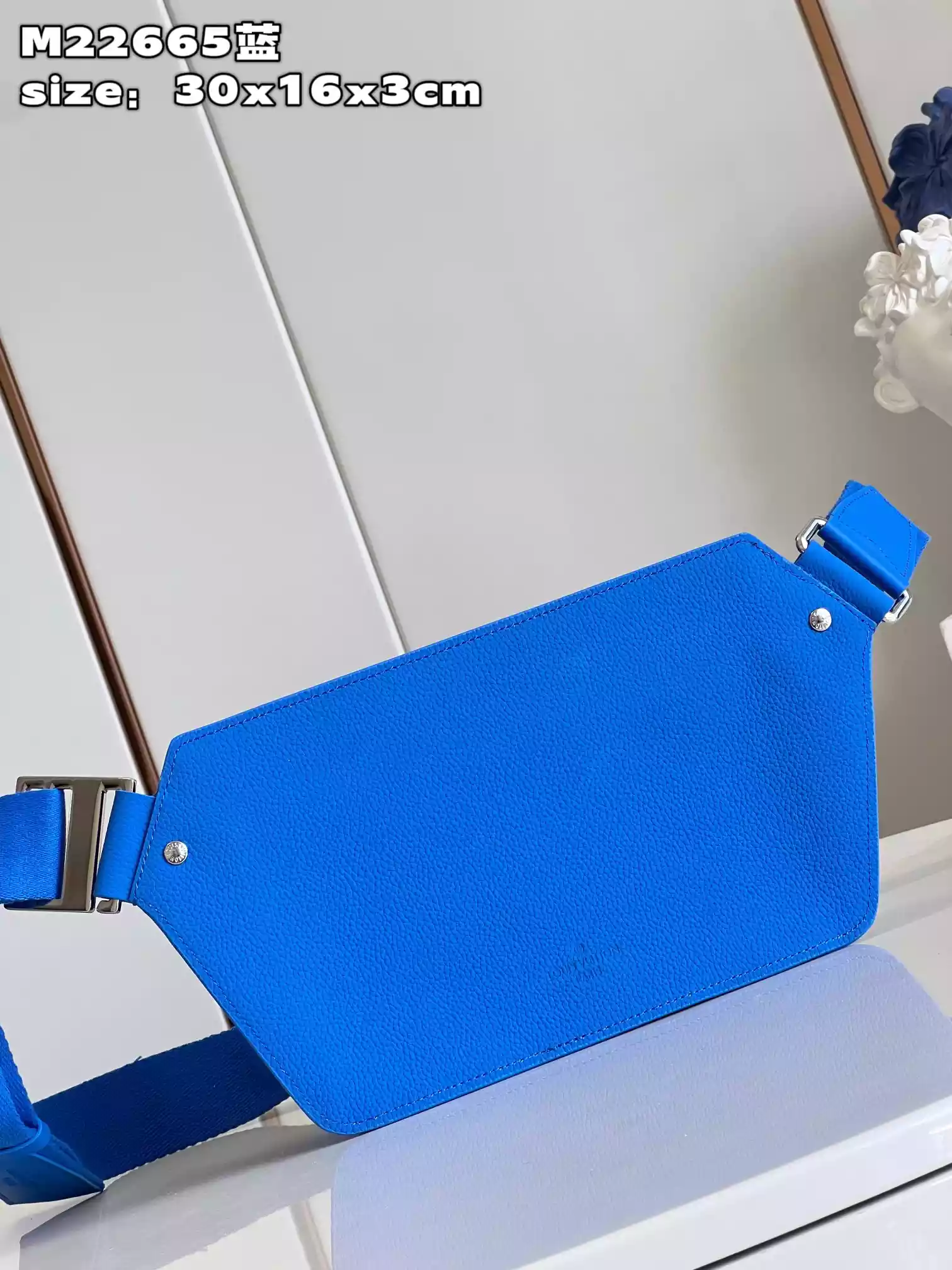 LOUIS VUITTON TAKEOFF SLINGBAG - LBV419