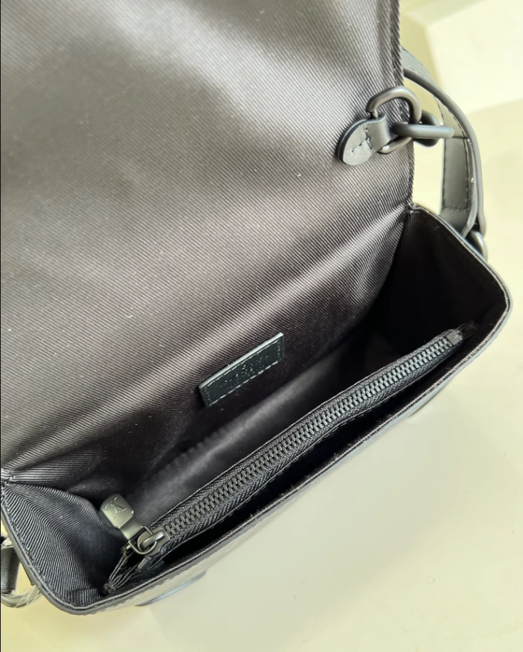 Louis Vuitton Steamer Wearable Wallet -RRG066