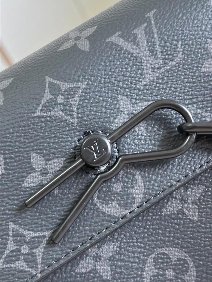 Louis Vuitton Steamer Wearable Wallet -RRG066