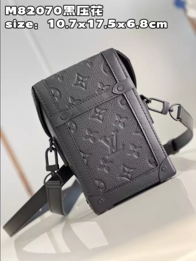 Louis Vuitton Vertical Trunk Wearable Wallet - RRG063