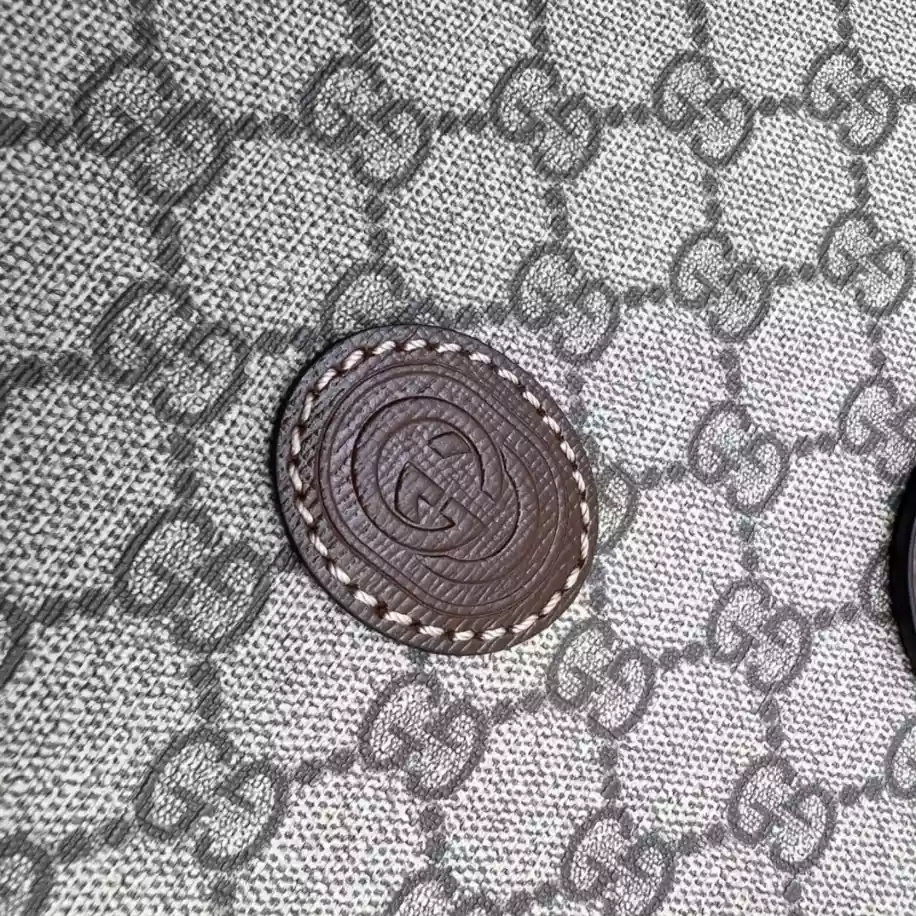 MEDIUM TOTE WITH INTERLOCKING G - GBC051