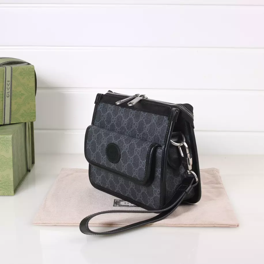 MESSENGER BAG WITH INTERLOCKING G - GBC064