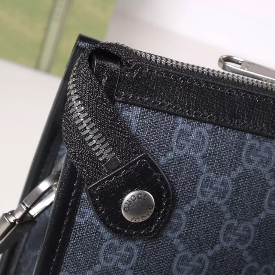 MESSENGER BAG WITH INTERLOCKING G - GBC064