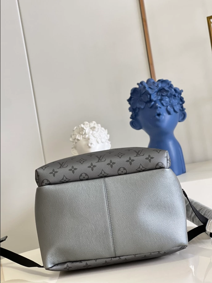 LOUIS VUITTON DISCOVERY BACKPACK PM TAIGARAMA - LBV387