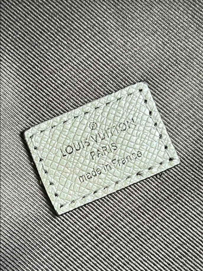 LOUIS VUITTON DISCOVERY BACKPACK PM TAIGARAMA - LBV387