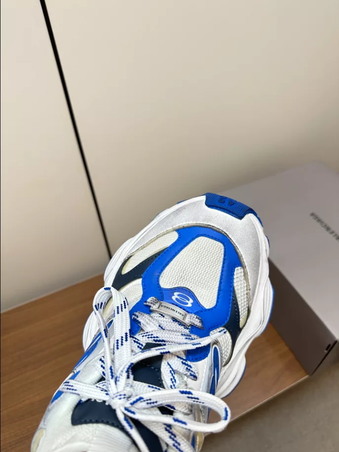BALENCIAGA CARGO SNEAKER - BB240