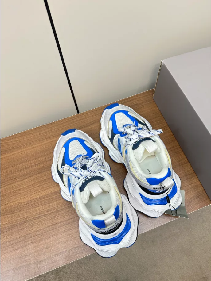BALENCIAGA CARGO SNEAKER - BB240