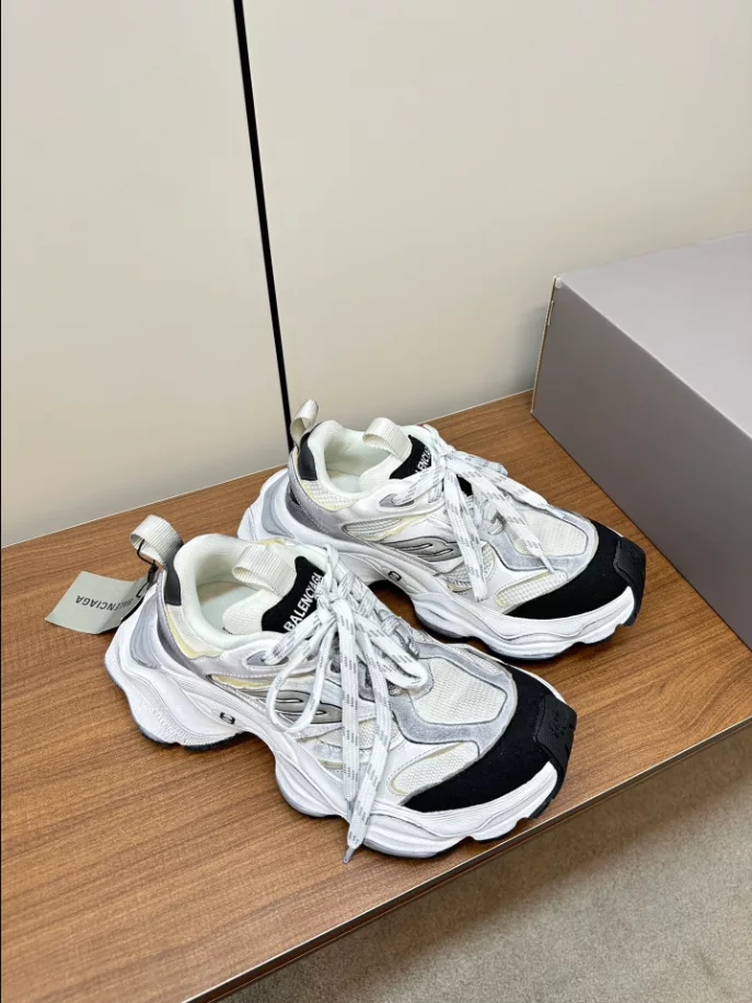 BALENCIAGA CARGO SNEAKER - BB241