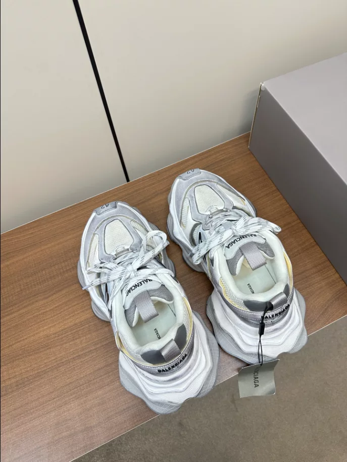 BALENCIAGA CARGO SNEAKER - BB242