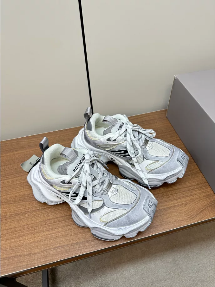 BALENCIAGA CARGO SNEAKER - BB242