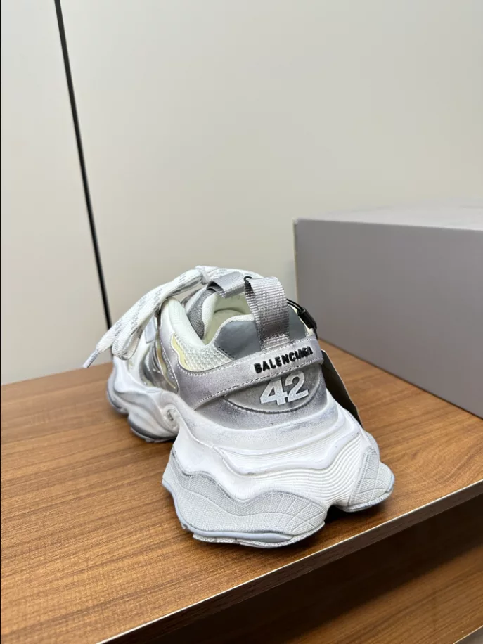 BALENCIAGA CARGO SNEAKER - BB242