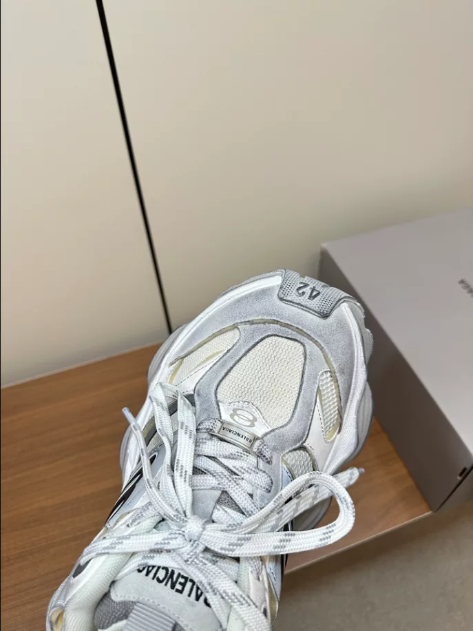 BALENCIAGA CARGO SNEAKER - BB242