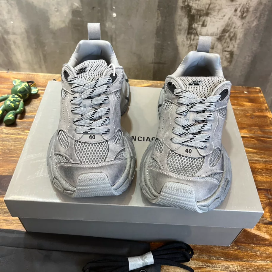 BALENCIAGA MEN'S 3XL SNEAKER - BB230