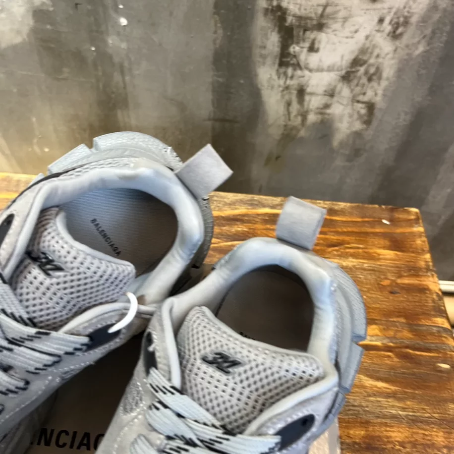 BALENCIAGA MEN'S 3XL SNEAKER - BB230