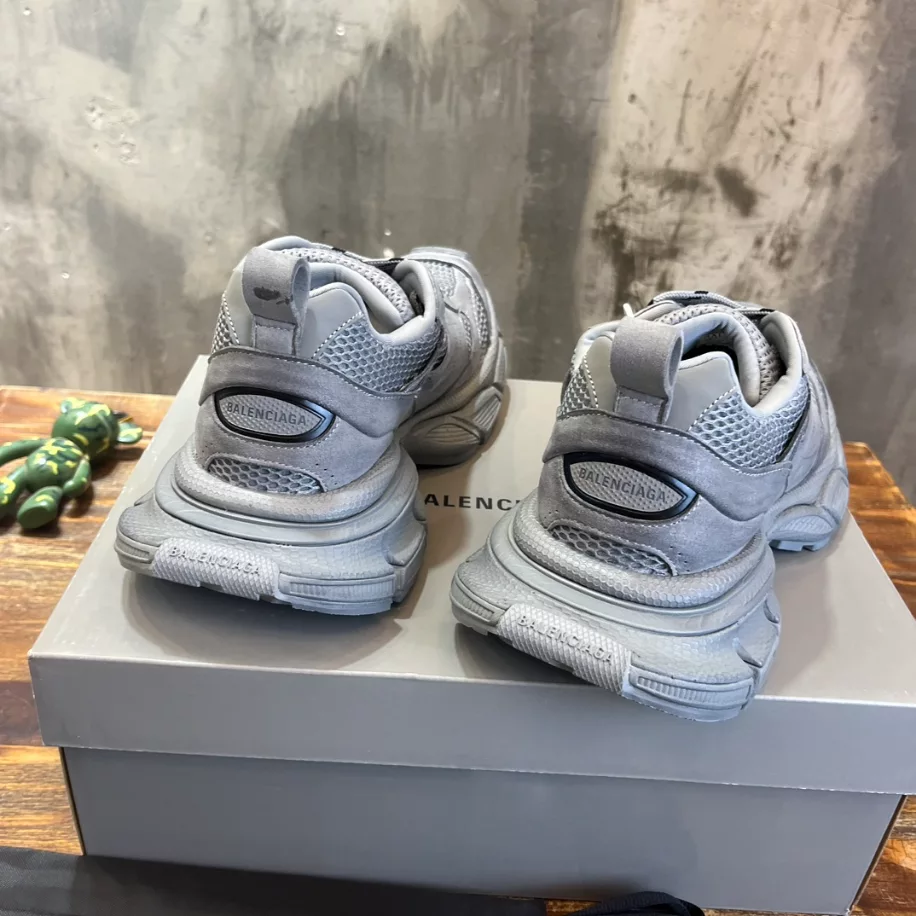 BALENCIAGA MEN'S 3XL SNEAKER - BB230