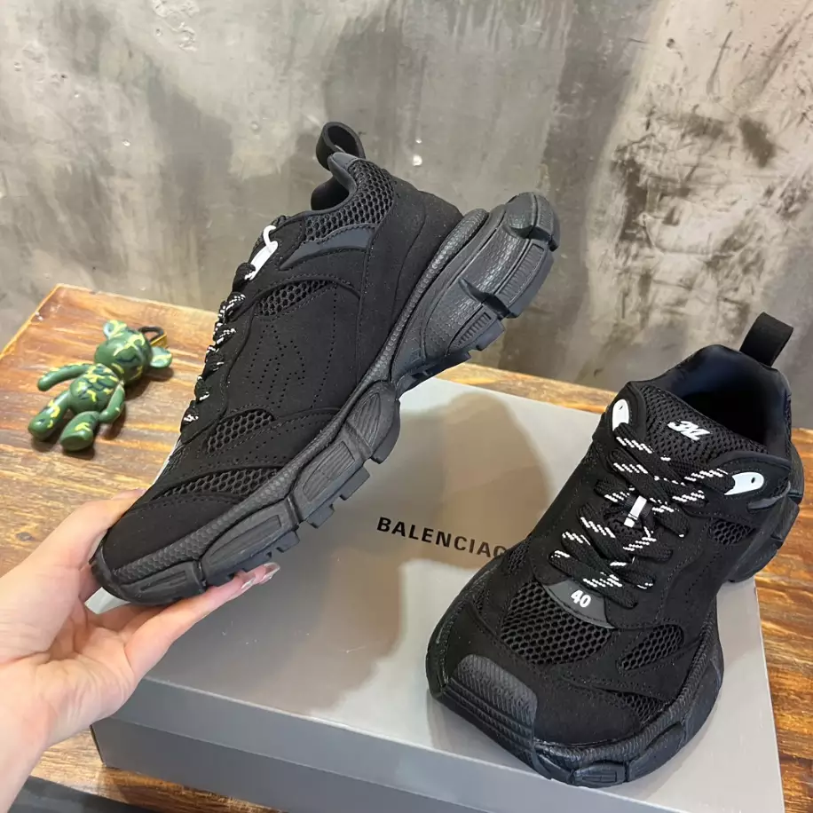 BALENCIAGA MEN'S 3XL SNEAKER - BB231