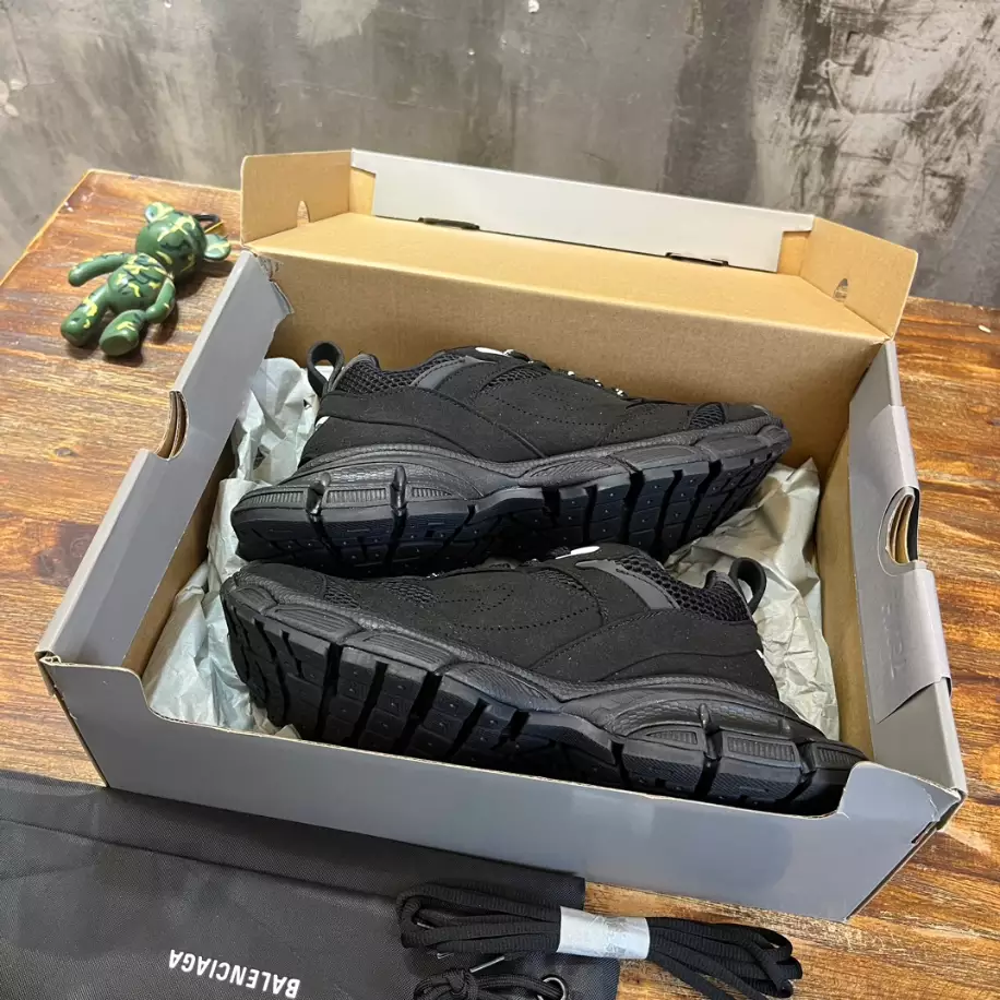 BALENCIAGA MEN'S 3XL SNEAKER - BB231