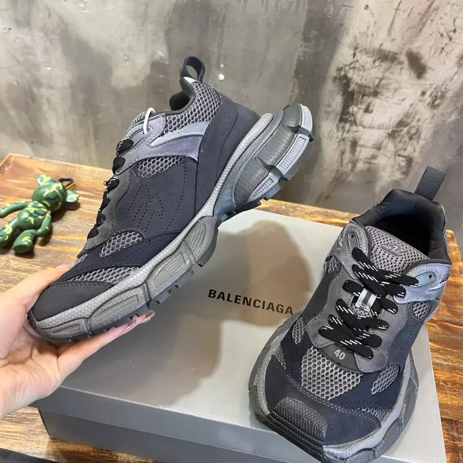 BALENCIAGA MEN'S 3XL SNEAKER IN DARK GREY - BB229