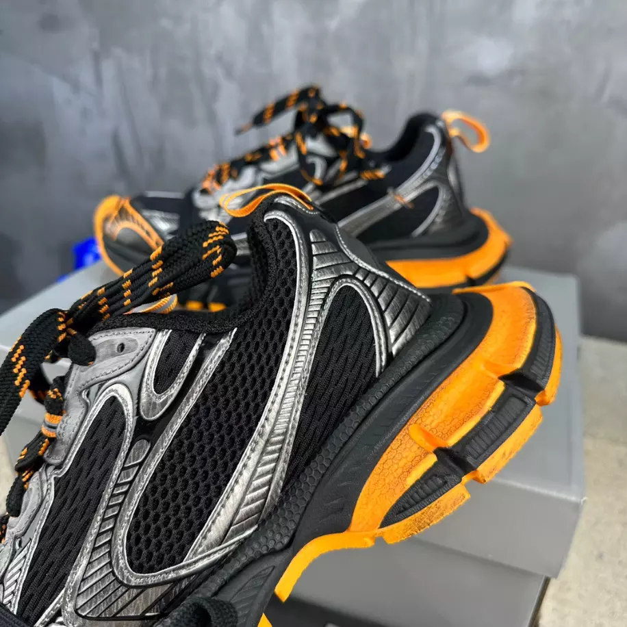 BALENCIAGA MEN'S 3XL TRAINERS - BB234