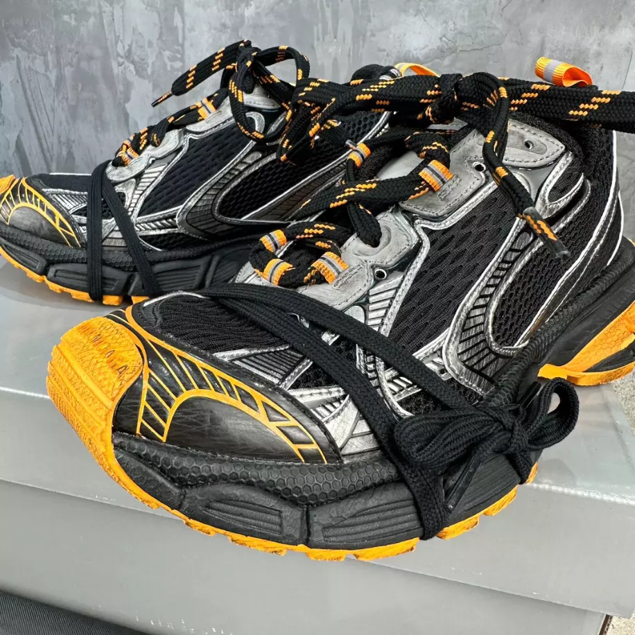 BALENCIAGA MEN'S 3XL TRAINERS - BB234