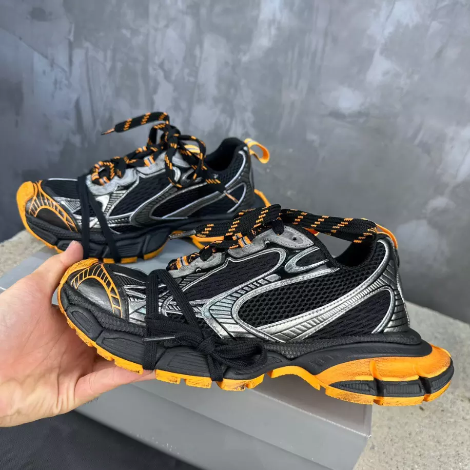 BALENCIAGA MEN'S 3XL TRAINERS - BB234