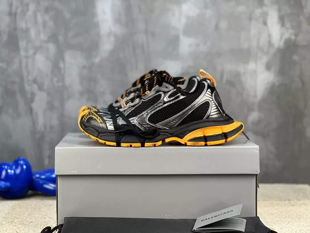 BALENCIAGA MEN'S 3XL TRAINERS - BB234