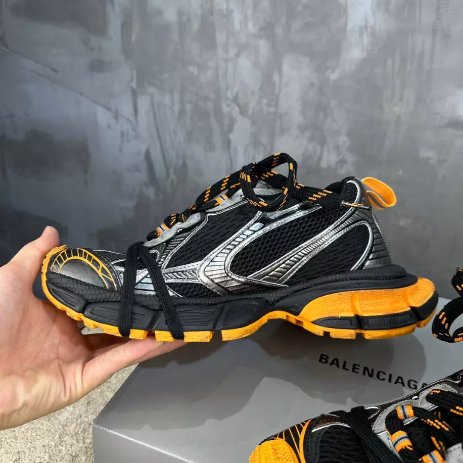 BALENCIAGA MEN'S 3XL TRAINERS - BB234