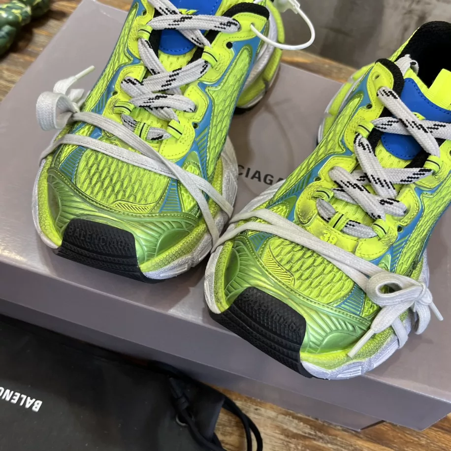 BALENCIAGA MEN'S 3XL TRAINERS - BB238