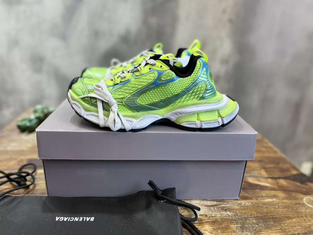 BALENCIAGA MEN'S 3XL TRAINERS - BB238