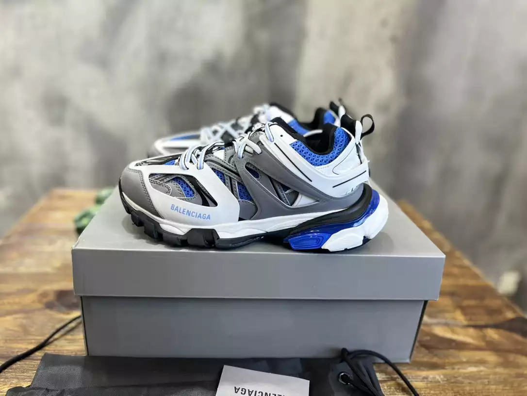 BALENCIAGA MEN'S TRACK SNEAKER - BB244