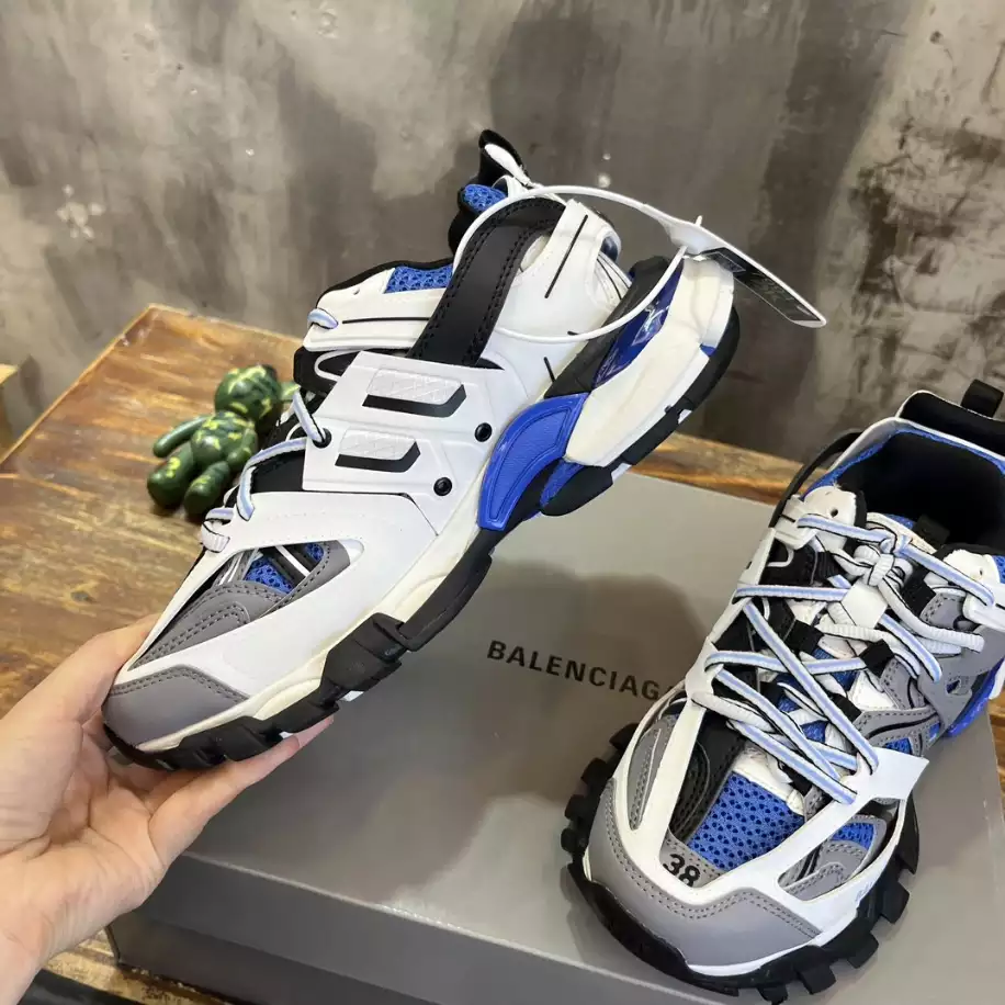 BALENCIAGA MEN'S TRACK SNEAKER - BB244