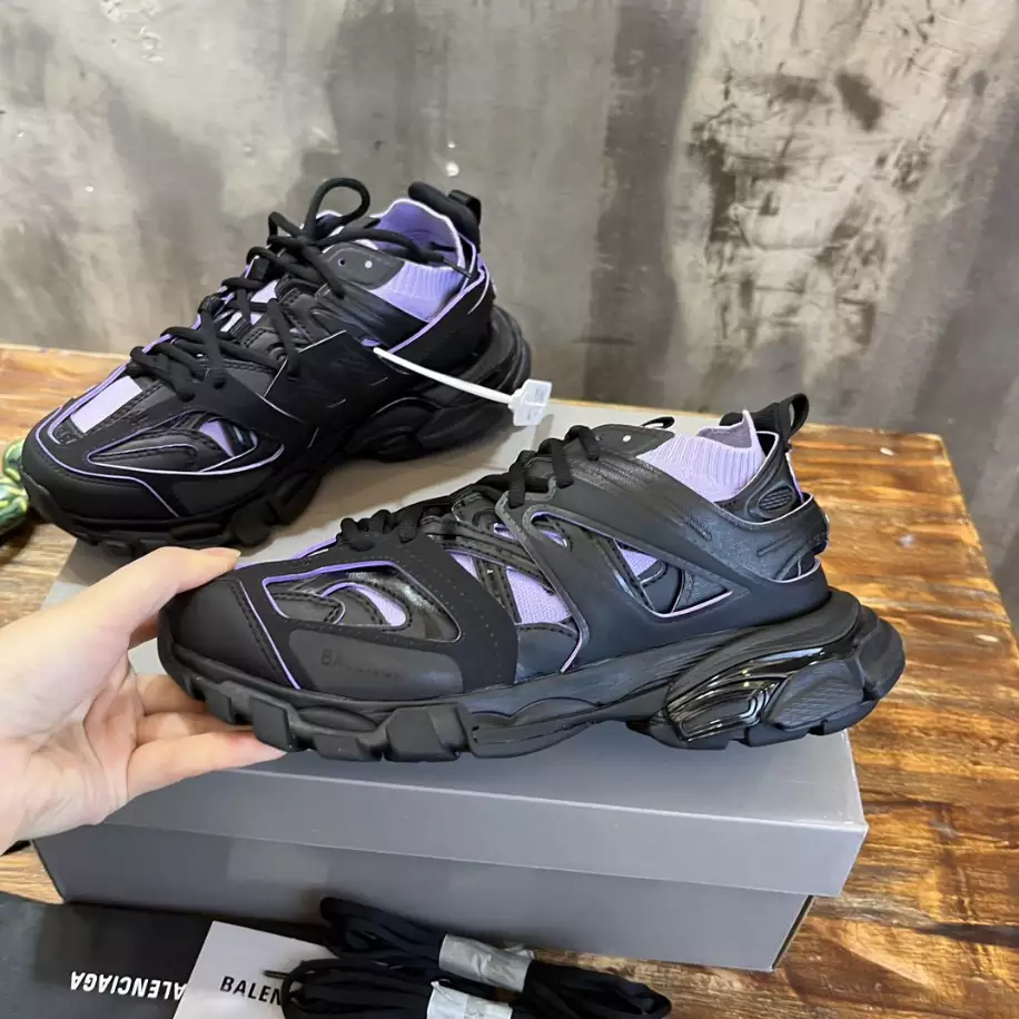 BALENCIAGA MEN'S TRACK SNEAKER - BB243