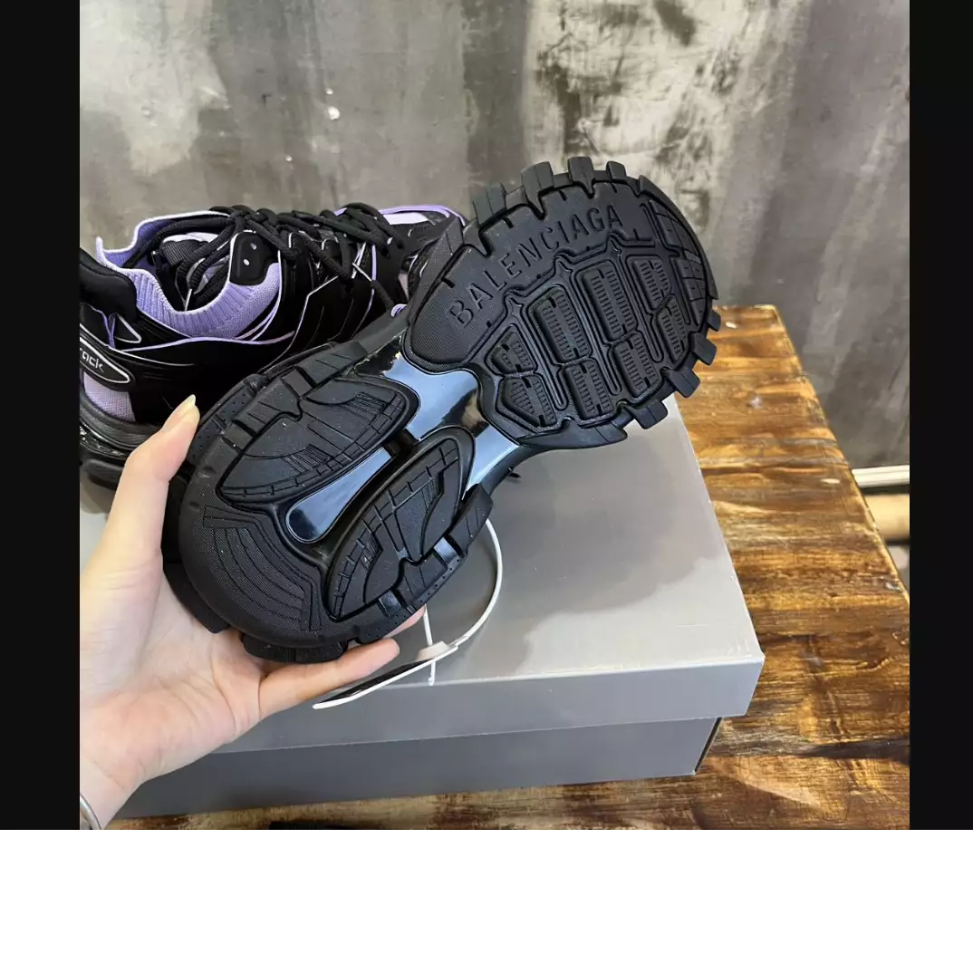 BALENCIAGA MEN'S TRACK SNEAKER - BB243