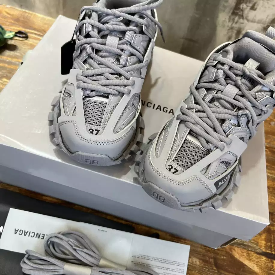 BALENCIAGA TRACK SNEAKER - BB246