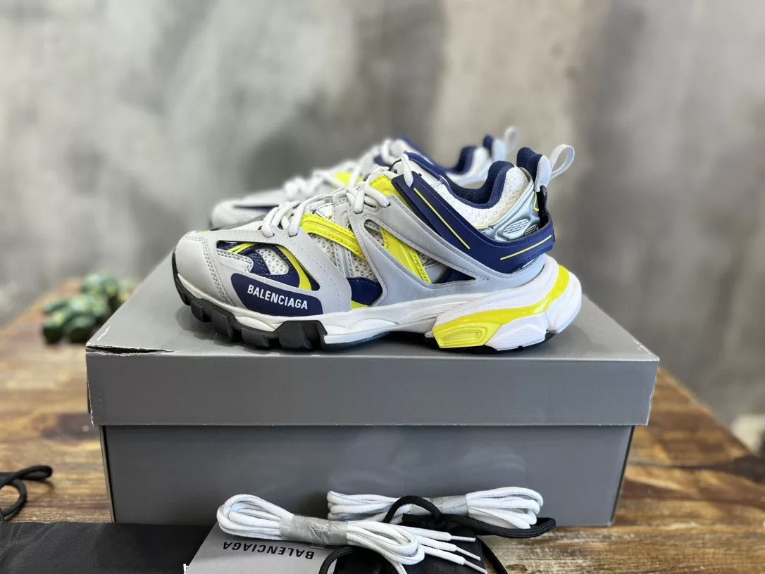 BALENCIAGA TRACK SNEAKER - BB250