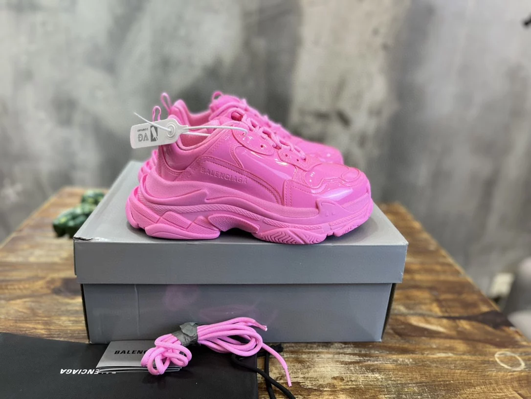 BALENCIAGA TRIPLE S SNEAKER - BB257