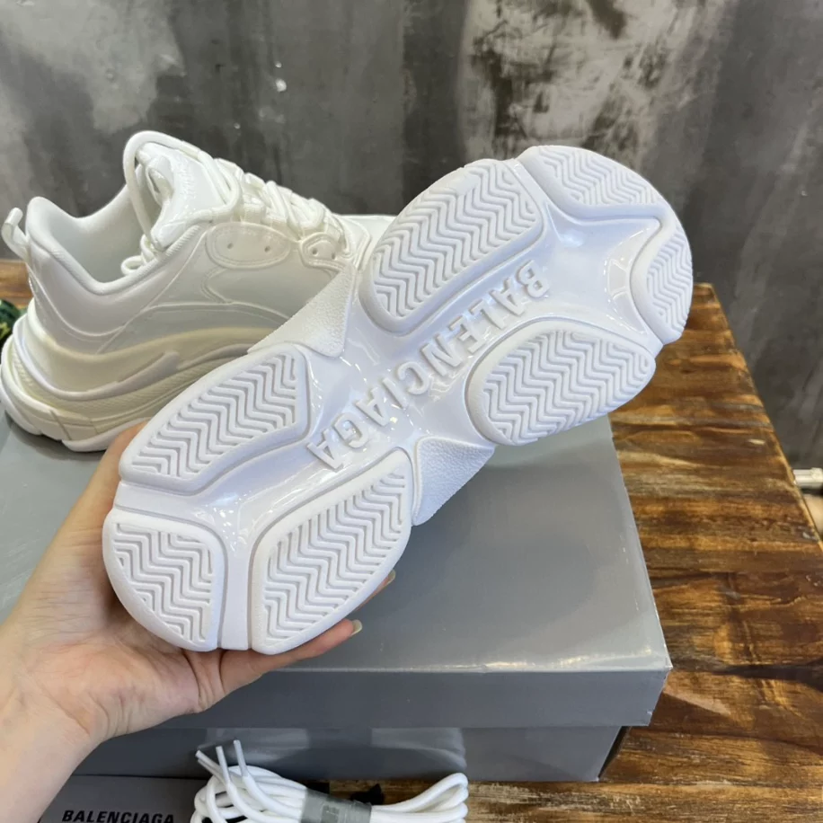 BALENCIAGA TRIPLE S SNEAKER - BB258