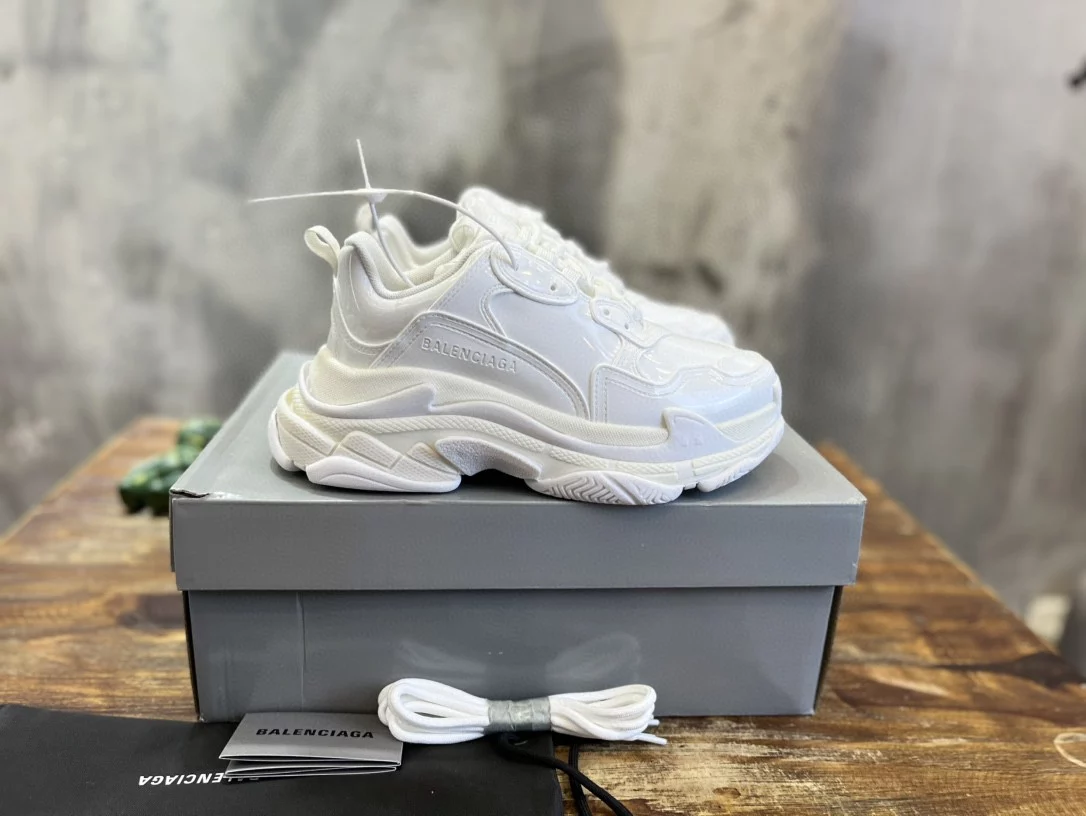 BALENCIAGA TRIPLE S SNEAKER - BB258