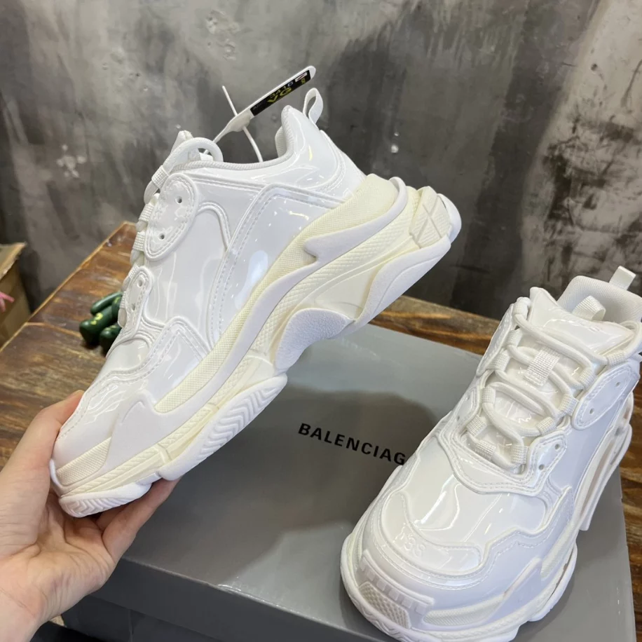 BALENCIAGA TRIPLE S SNEAKER - BB258