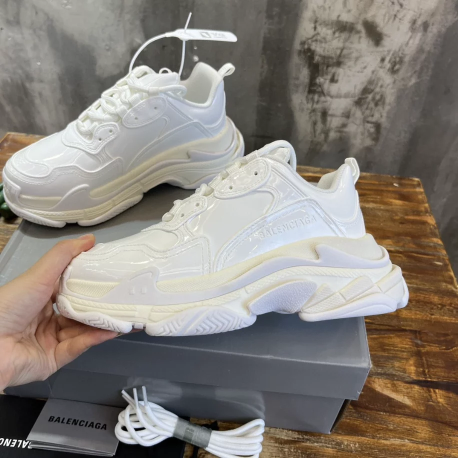 BALENCIAGA TRIPLE S SNEAKER - BB258