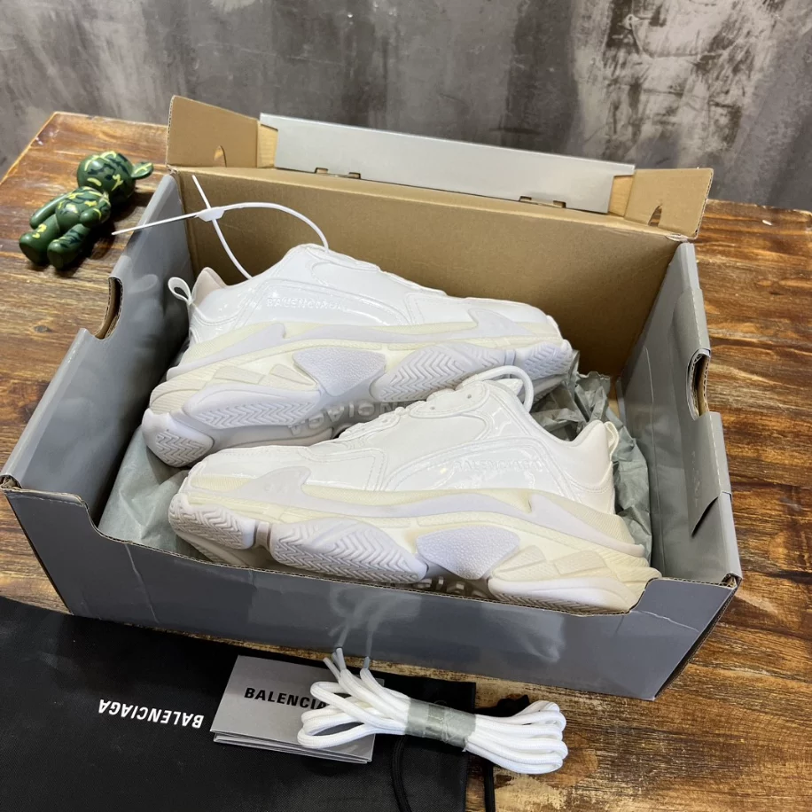 BALENCIAGA TRIPLE S SNEAKER - BB258