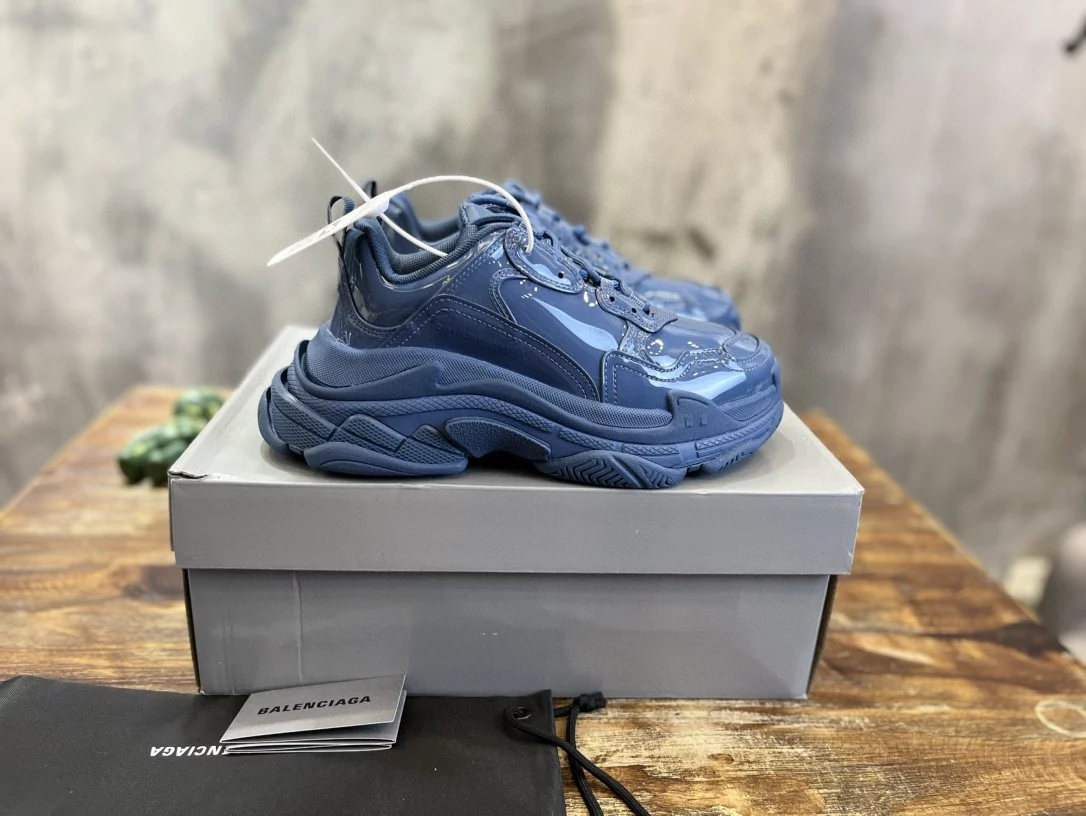 BALENCIAGA TRIPLE S SNEAKER - BB260
