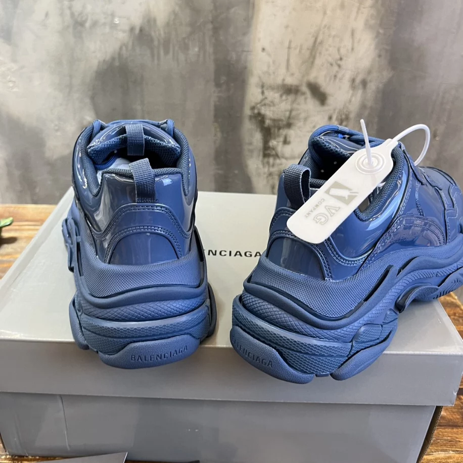 BALENCIAGA TRIPLE S SNEAKER - BB260