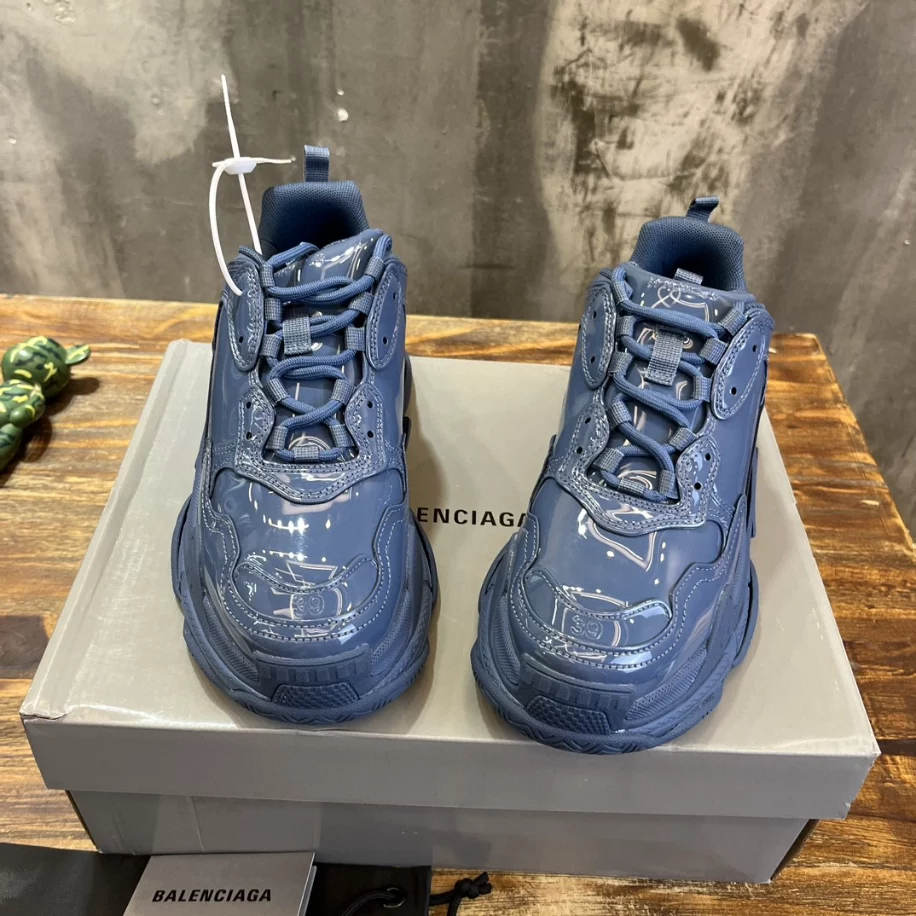 BALENCIAGA TRIPLE S SNEAKER - BB260