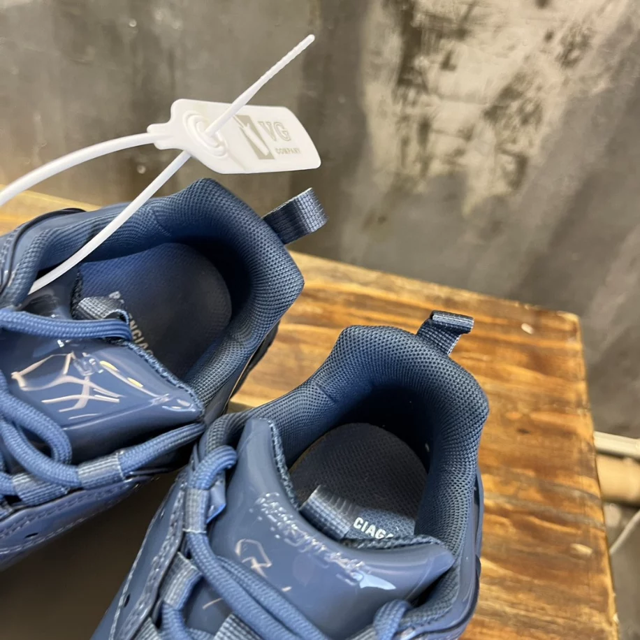 BALENCIAGA TRIPLE S SNEAKER - BB260