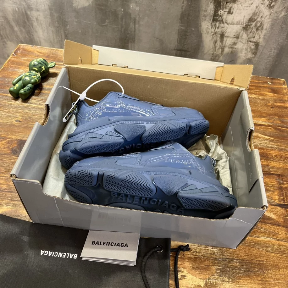 BALENCIAGA TRIPLE S SNEAKER - BB260