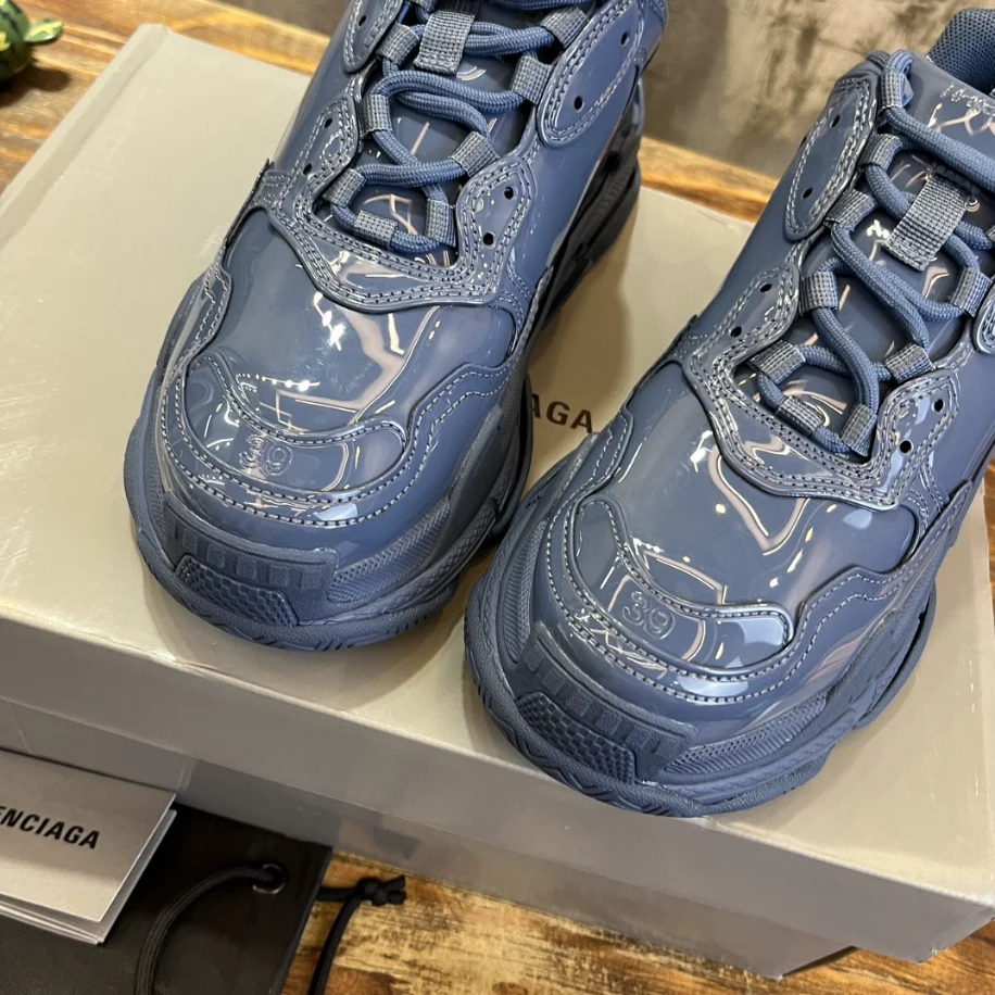 BALENCIAGA TRIPLE S SNEAKER - BB260
