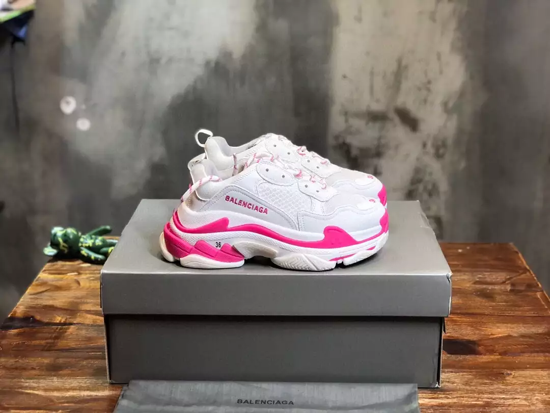 BALENCIAGA TRIPLE S SNEAKER - BB261