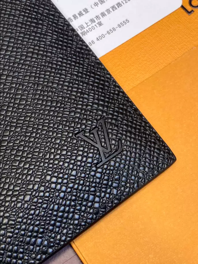 LV MARCO WALLET TAIGA LEATHER - RRG092