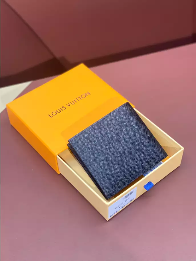 LV MARCO WALLET TAIGA LEATHER - RRG092